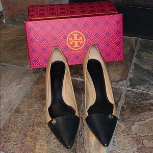 Tory Burch Crawford Pump Honey Wheat/Black